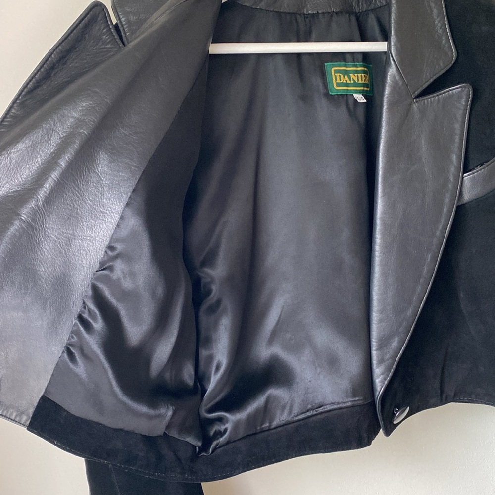 Danier black leather and suede cropped peaked lapel jacket - Picture 10 of 16